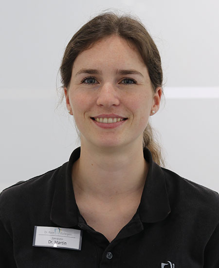 Dr. Lea Martin